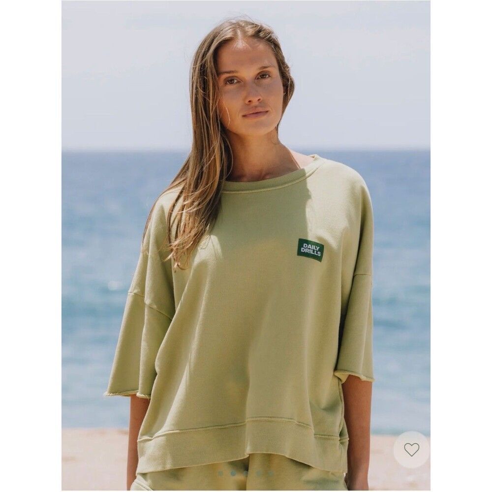 Daily Drills cropped sleeve logo crew matcha
